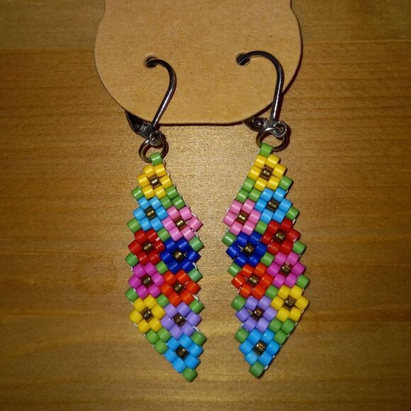 🌸 Handmade Beaded Floral Earrings 🌸 - Picture 1 of 3